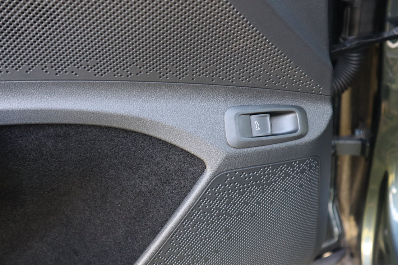 باب خلفي كهربائي بزر ضغط لباب السائق لسيارة سكودا إينياك 5A