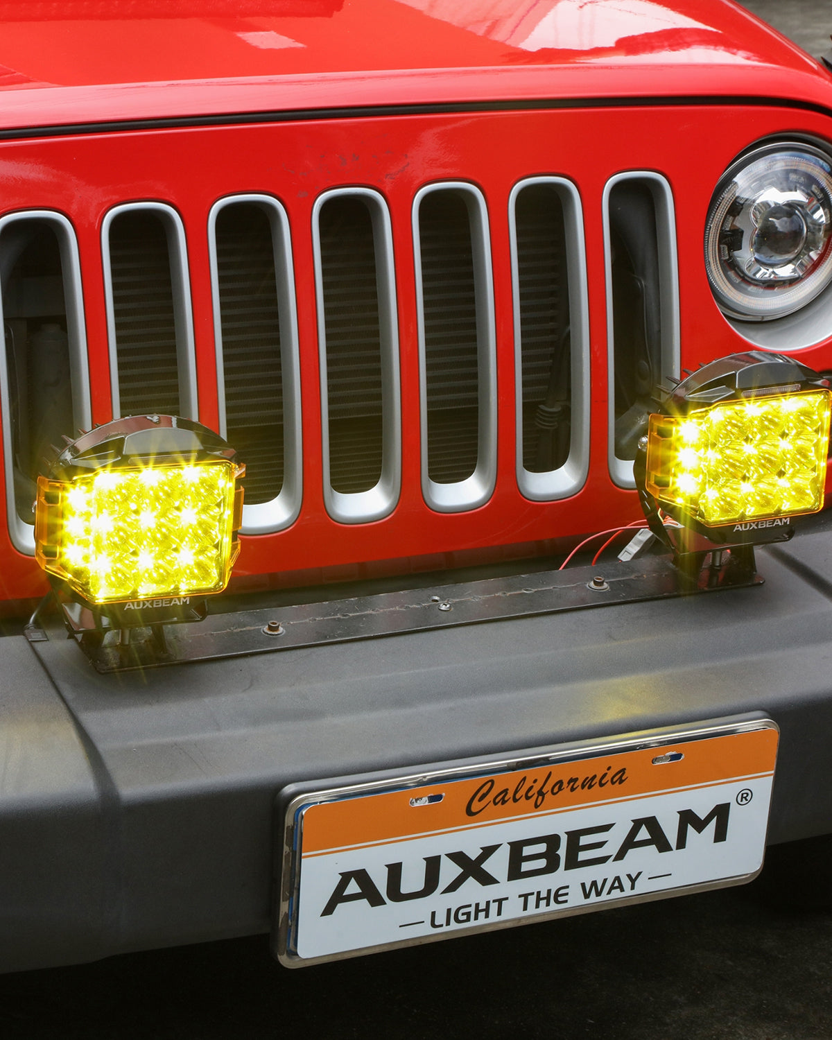 سلسلة V-MAX | مصابيح قيادة LED دائرية بشعاع جانبي مدمج، ٧ بوصات، ٢٢٨ واط، ٢٦١٠٠ لومن، مع إضاءة خلفية وإضاءة نهارية كهرمانية