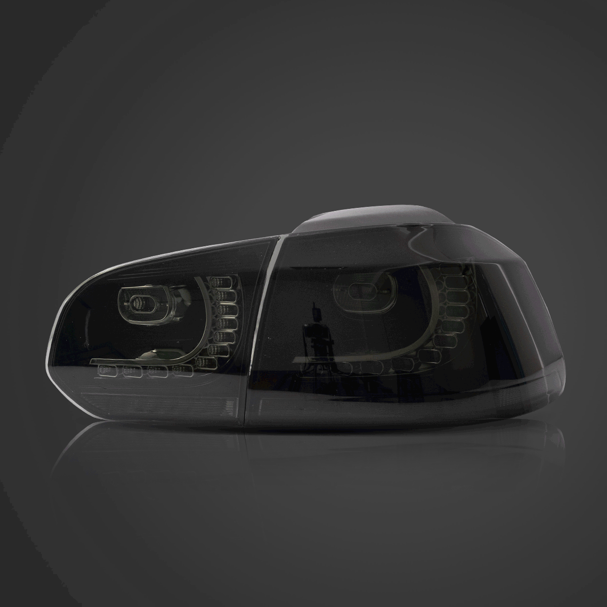 مجموعة مصابيح خلفية LED مع إشارة انعطاف متسلسلة باللون الكهرماني لسيارة فولكس فاجن جولف Mk6 Hetchback موديلات 2008-2014