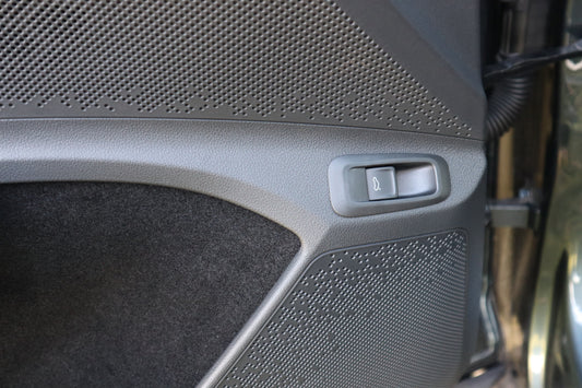 Push Button driver door eletrical tailgate for Skoda Enyaq 5A