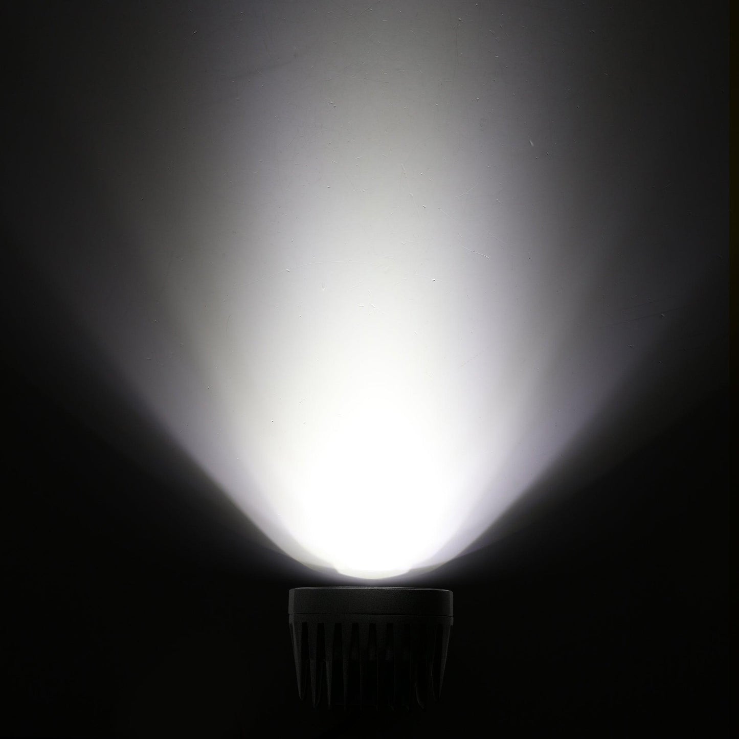 P4 Series | 4 Inch 90W 9000LM Round LED Driving Lights Flood White Pod Lights - Auxbeam  – éclairage LED auto