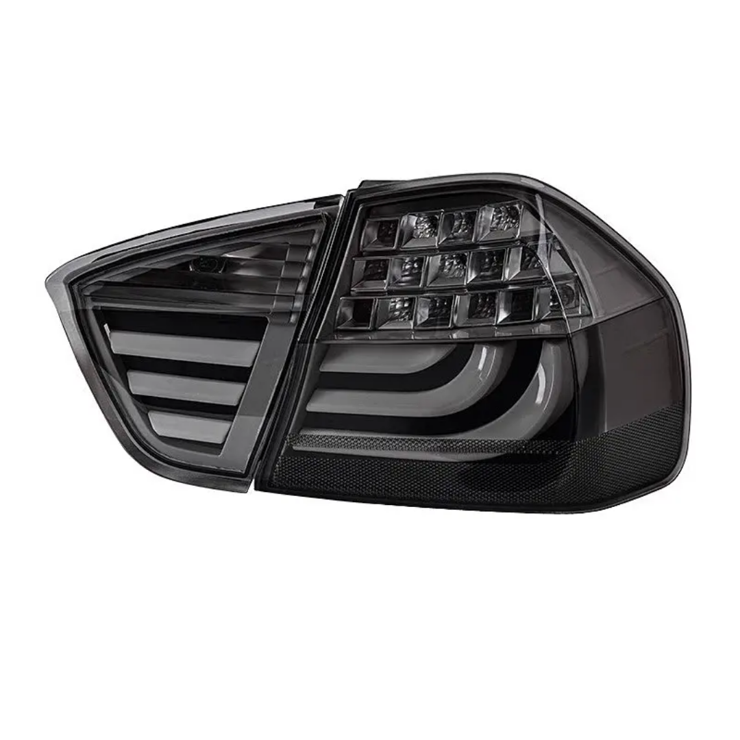 FEUX ARRIÈRE BMW E90 2005-2008, design moderne et élégant pour améliorer l'apparence de votre véhicule.