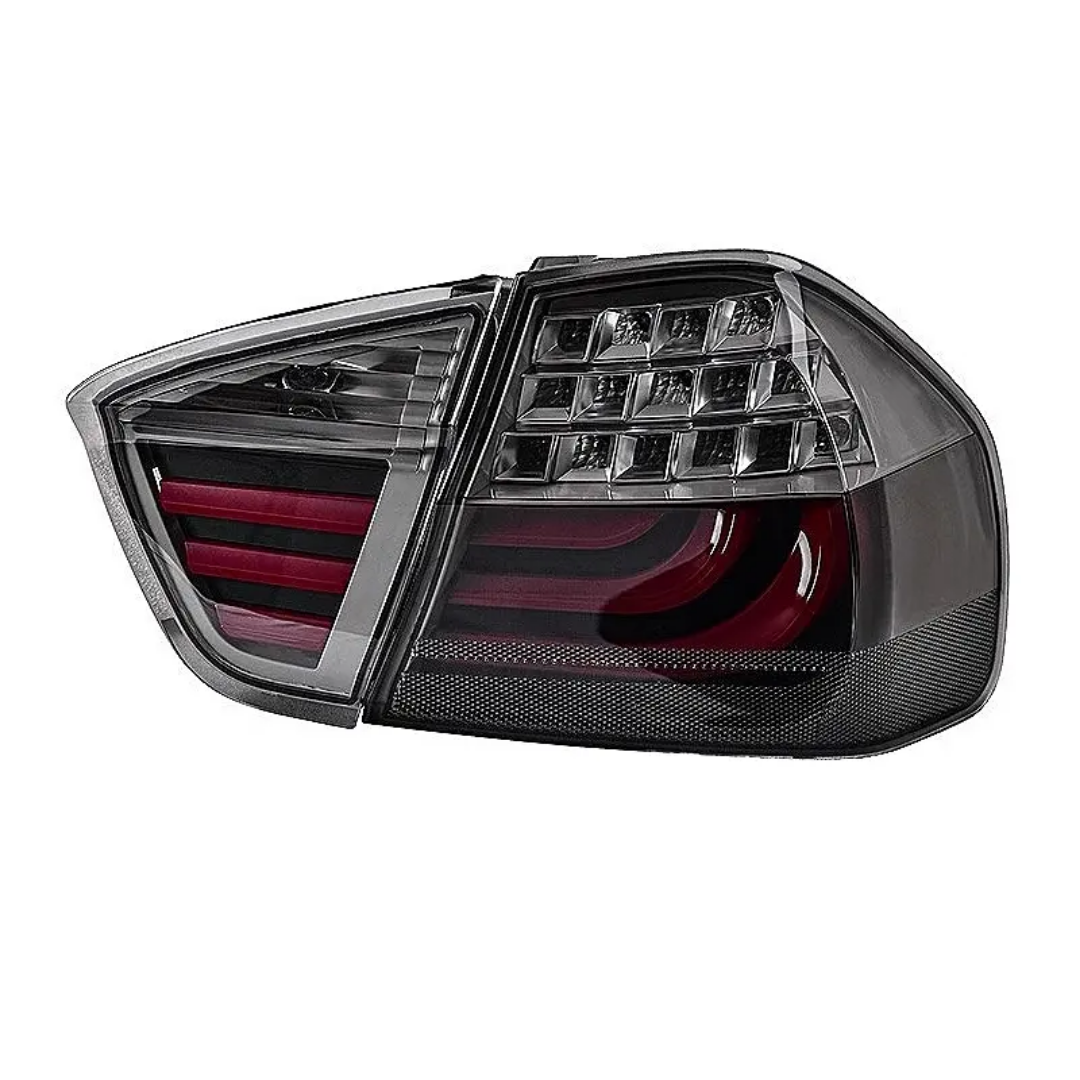 FEUX ARRIÈRE BMW E90 pour modèles 2005-2008, design élégant et performance améliorée.